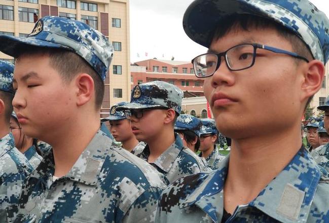 少年中国说中鹰隼试翼，风尘翕张解读与读音解析